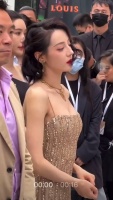 热巴这个睥睨天下的眼神帅爆了
