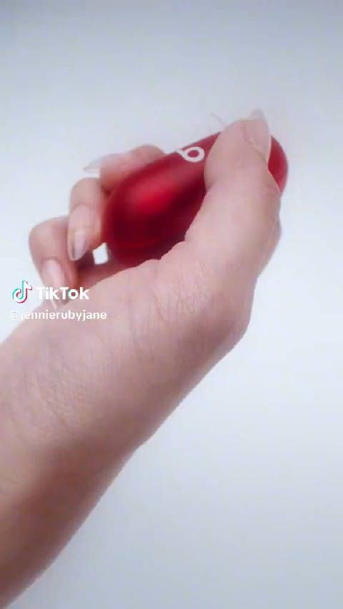 Jennie新广告以未发行新歌作为 BGM,期待全曲发布!