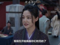 海棠朵朵：沉默是我的母语，如同 的诗篇，诉说着 的故事，我在 的世界里低语