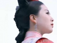 张晓融入了若曦的世界，终究未能抵挡时代的洪流若曦悲剧结局穿越时空的爱恋