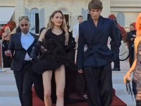 mj迈克尔·杰克逊的宝贝女儿已长大，她在那特别的场合