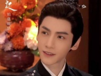 面对佳人唤兄长，逢着壮士呼娇娘，辨识人群全赖旁人指点的面盲男主角…