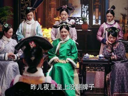 在会议的喧嚣中,我悄然入梦,体验着微妙的宁静感