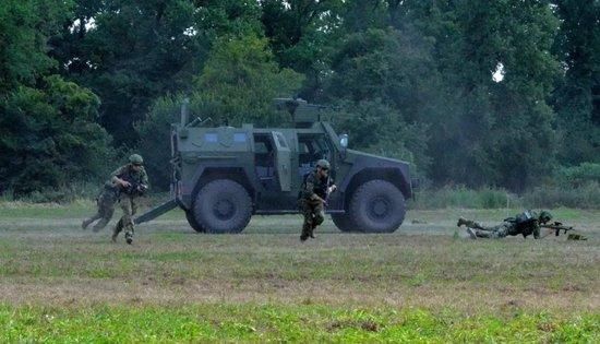 塞尔维亚“米洛什”4×4装甲车