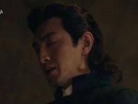 西姐施展神秘法术，召唤出双胞胎替身，装扮成“赵观寿”，巧妙调包珍宝…