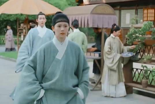 “她不是不爱你,只是她觉得有些事情比你更重要而已”