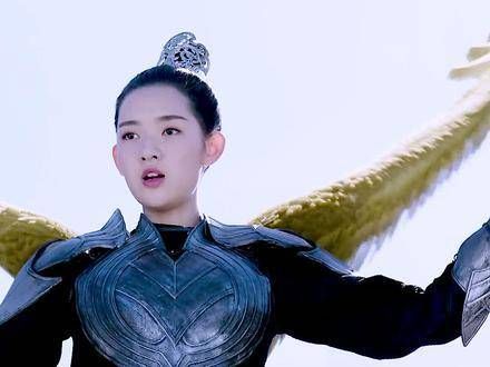 羽皇带着无尽的遗憾重返,却再也无法寻回夫子的踪影, 天赐容颜 心痛如绞