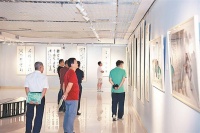 展出百余幅优秀书画作品