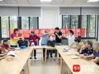 体验传统手工魅力，苏州市相城区黄桥街道举办手工漆扇主题活动！