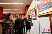 黄建南艺术作品展在天津举行 150余件作品呈现东西文化融合魅力