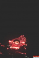 “更像是一场孩子陪大人来看的戏”