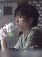 沉浸式看王俊凯干饭，高脚杯喝奶好可爱！