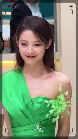 你的言辞依旧精彩如初,我始终是你言论的忠实拥趸?