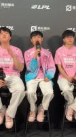 Q：第三局岩雀单杀JackeyLove赛娜那波是怎么找到的机会？