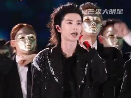 华晨宇 梦幻与真实交织 华晨宇