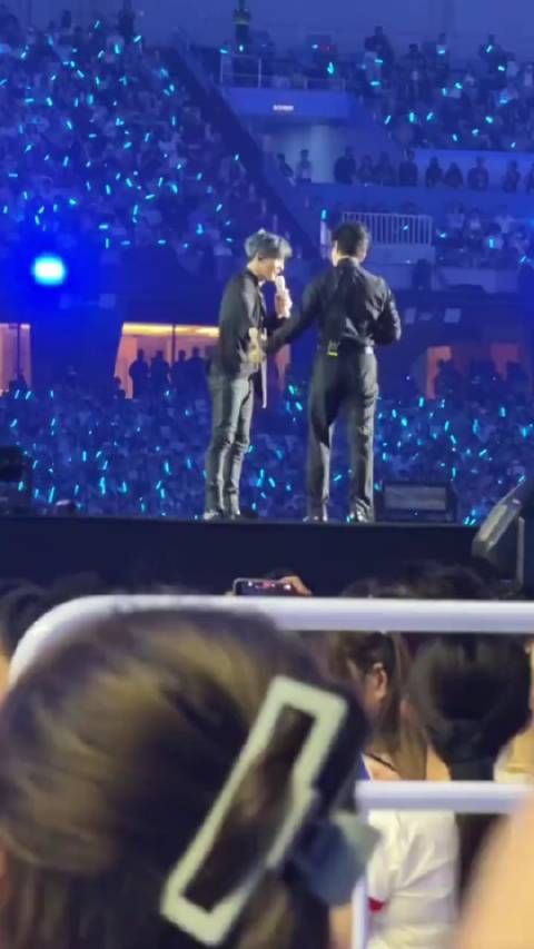薛之谦:蓬荜生辉 李健:很干净…