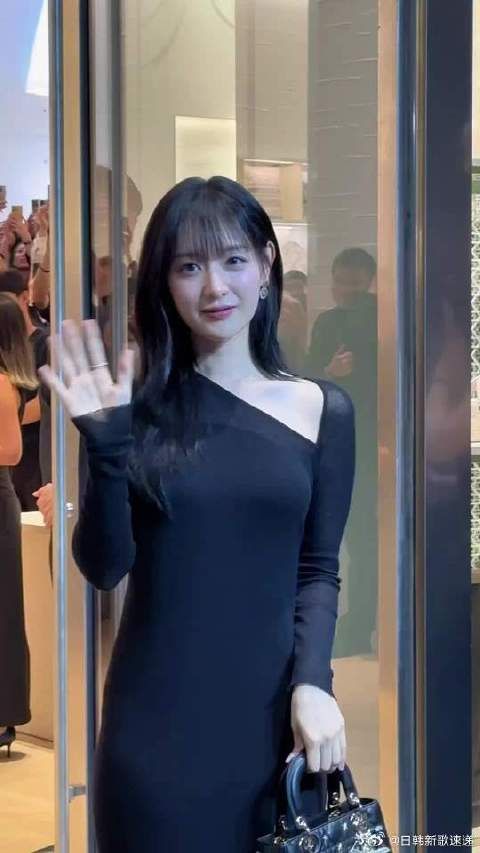 金智媛台湾Dior活动现场,新发型美疯了!