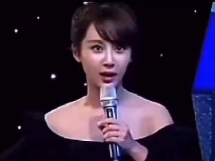 杨紫真是个小太阳,游戏中的逗趣和才华让人惊叹不已!真是不可多得的幽默宝贝