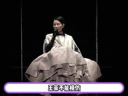 窦靖童近期照片流出,长发侧颜仿佛母亲翻版…