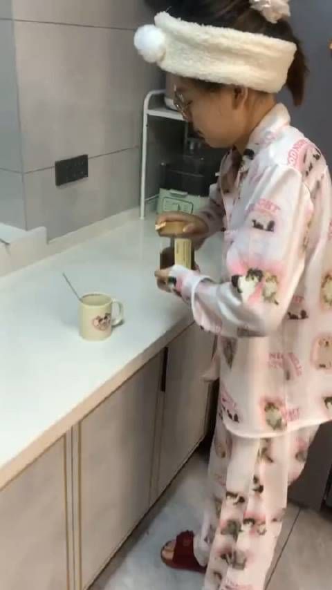 我还是喜欢你刚刚桀骜不驯的样子 !