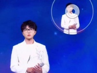 依然认为在这匆忙纷繁的世界里，书信承载着难得的温情与诗意
