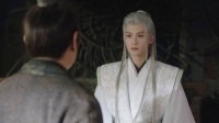 义父对相柳说起辰荣军曾经的荣耀，而现如今却对坚持产生了怀疑，相柳只道虽千万人…