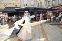 《宇宙锋》的水袖“打”到了观众的神经“豫音”绕梁阿维尼翁