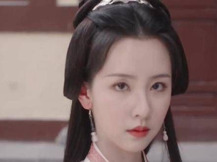 不仅仅是武林中的绝色佳人,更是能够独挑大梁的乔门之主!