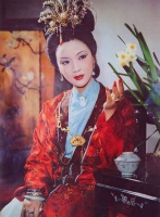 《红楼梦》里秦可卿为什么不反抗贾珍？