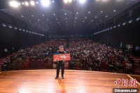 作家班宇香港解读“季节为何漫长”：向前走，莫回头