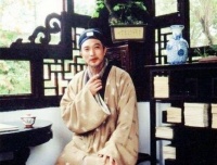 林黛玉一个月才2两银子，为何却像个富豪一样，随手赏人不眨眼？