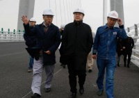 港珠澳大桥莫言、苏士澍都曾为此题词，难分伯仲，各有千秋！