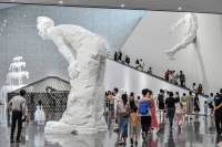 苏新平同名大展在成都启幕 展现四十载创作艺术寓言