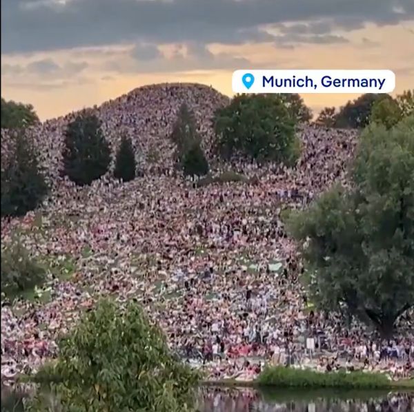 11万人挤爆霉霉慕尼黑演唱会，4万人无票坐场外山顶应援！