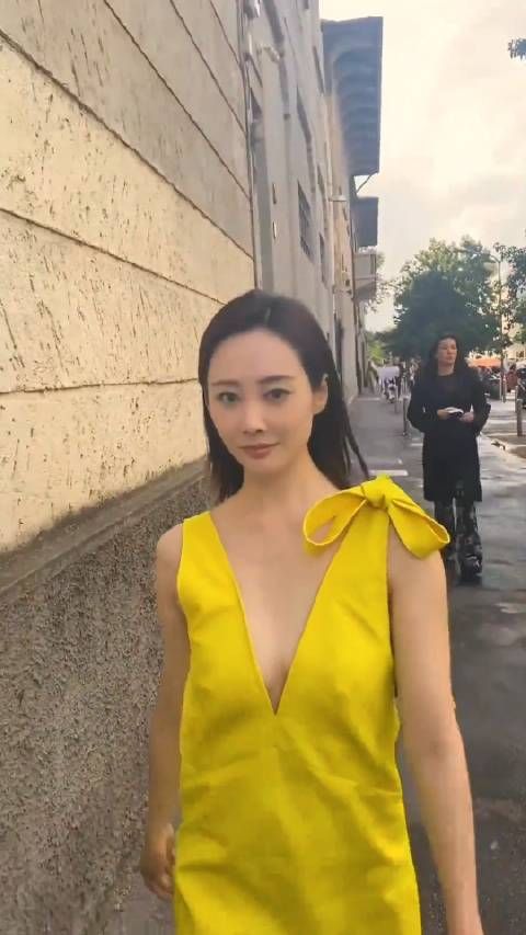 李纯 这谁顶得住啊 完美身材
