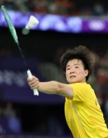 奥运选手打过来的羽毛球，到底有多难接？