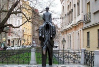 我国这位女作家说她就是中国的卡夫卡，她是谁？有这么厉害吗