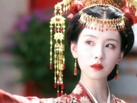 怎样的女子才能入李相夷的法眼呢? 自然是非凡脱俗.