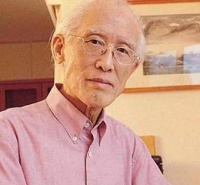 《乡愁》作者余光中被李敖骂为“马屁诗人“，其一句话回应成为经典