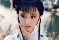 《红楼梦》：薛姨妈安排周瑞家的送宫花，背后的心机堪称老谋深算