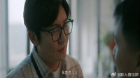 高管外出度假 哪料手下升职跟他平坐，底气都不一样了！