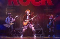 音乐剧《摇滚学校》：还记得年少时的摇滚梦吗？