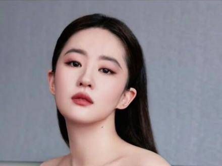 刘亦菲 的美让人窒息,她在白玉兰颁奖典礼的视频已出炉…