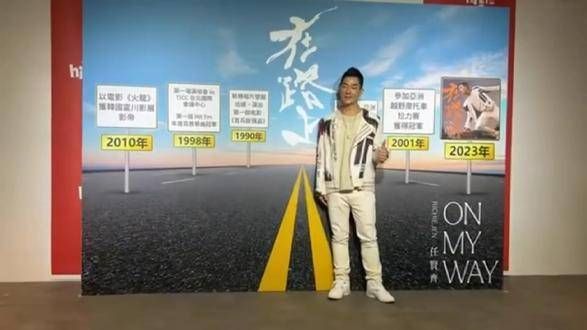 让李钟硕也来感受一下,顺便激励激励他减减肥?
