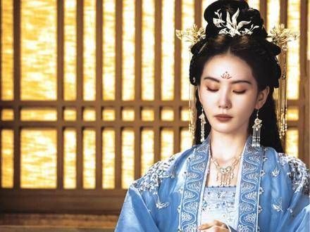 从鹫儿的角度来看,他仅对师傅撒娇任性了一回,负气避开她…