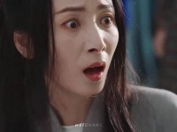 人人都清楚她并非姜梨，每个人心中自有盘算，却只能称她为姜梨