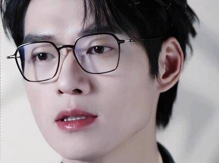 不需要任何技巧,就是硬核帅气