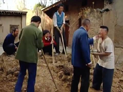 弟弟嫌弃哥哥是傻子,居然动了杀心