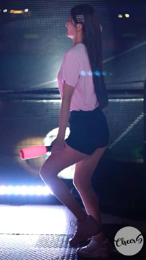 韩国女团小姐姐的拉拉队应援演出,每天都在羡慕韩国的运动员