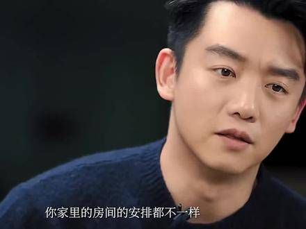 郑恺分享说,自从有了宝宝后,家中的布局与以往大相径庭